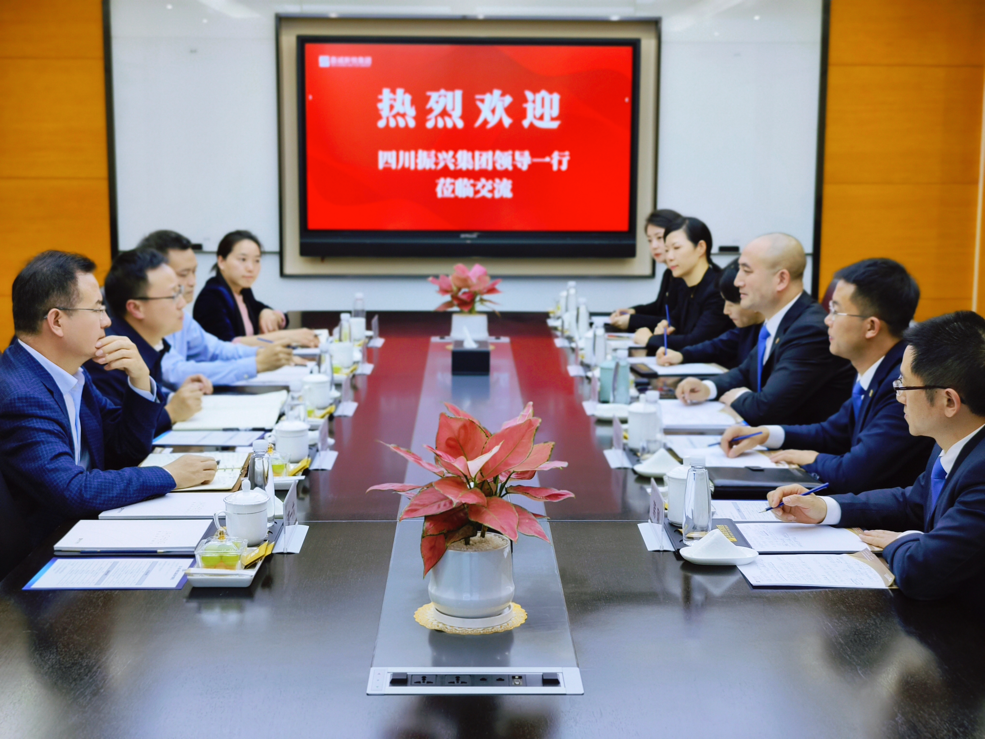 7d4b6bef-b419-4d52-9476-0c7c95f0d9cd 7d4b6bef-b419-4d52-9476-0c7c95f0d9cd